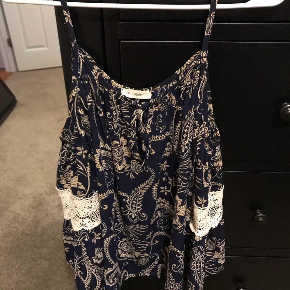 Open shoulder boho shirt